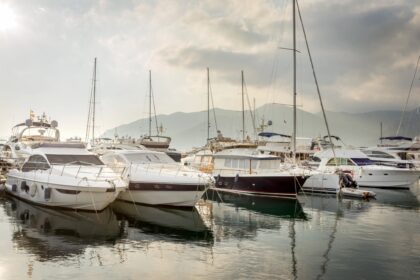 Boat rentals Marco Island FL family adventure