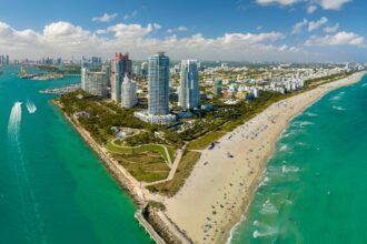 Guided multilingual tour of Bay of Biscayne and Key West from Miami