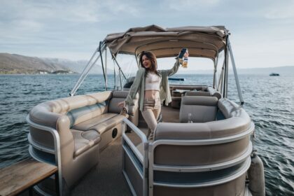 Pontoon boat rental excursion with Panama City Pontoon Charters in Florida.
